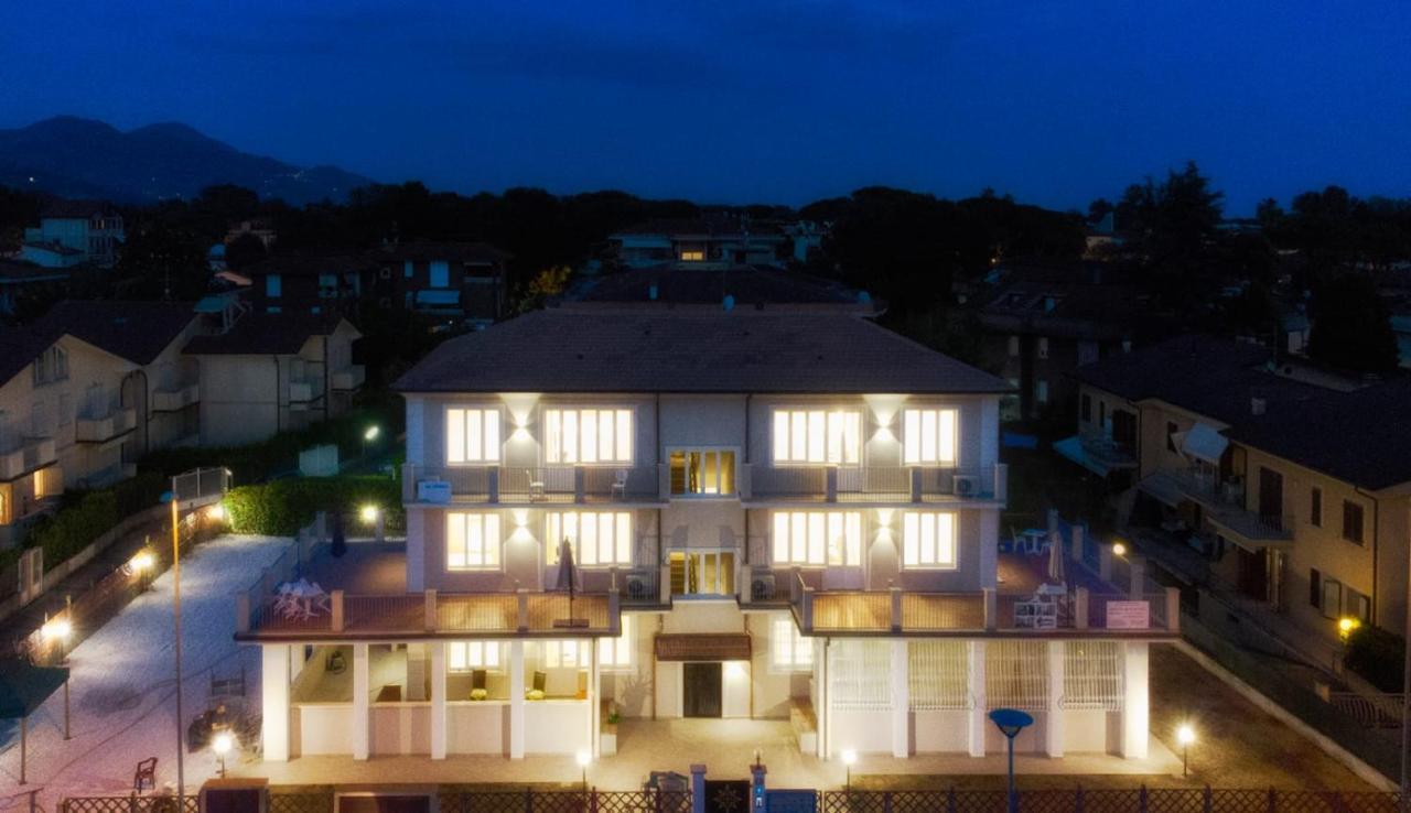 Residence Deamarina Марина-ди-Масса Экстерьер фото
